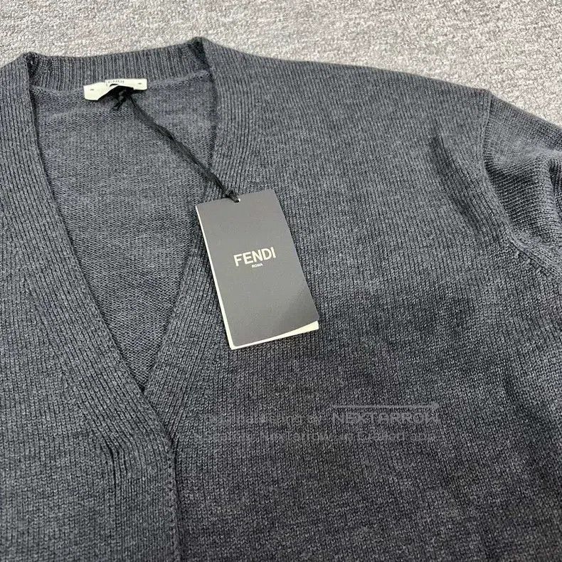 Fendi Fendi Double F embroidered logo wool knit cardigan Size XS / US 0-2 / IT 36-38 - 5 Thumbnail
