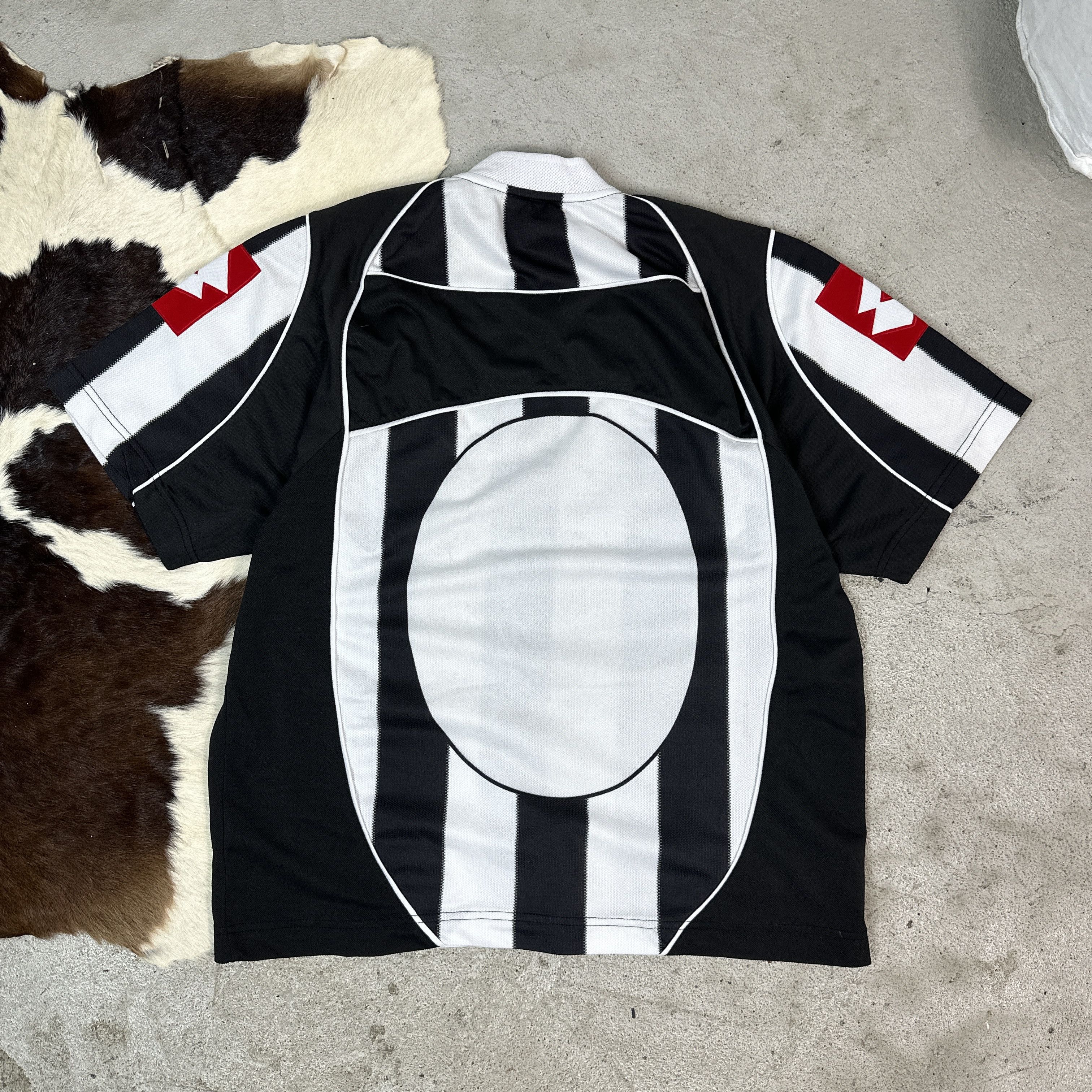 Vintage Jersey Lotto Juventus 02/03 Home Size US L / EU 52-54 / 3 - 6 Thumbnail