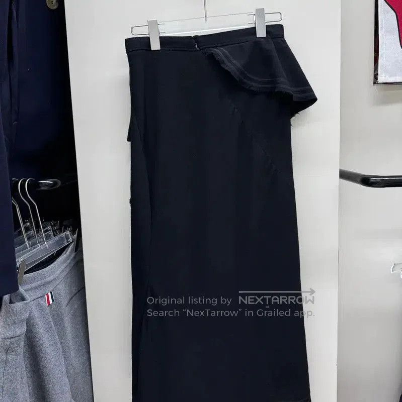 Givenchy Givenchy Black Women’s Skirt Size S . Size 23" - 1 Thumbnail