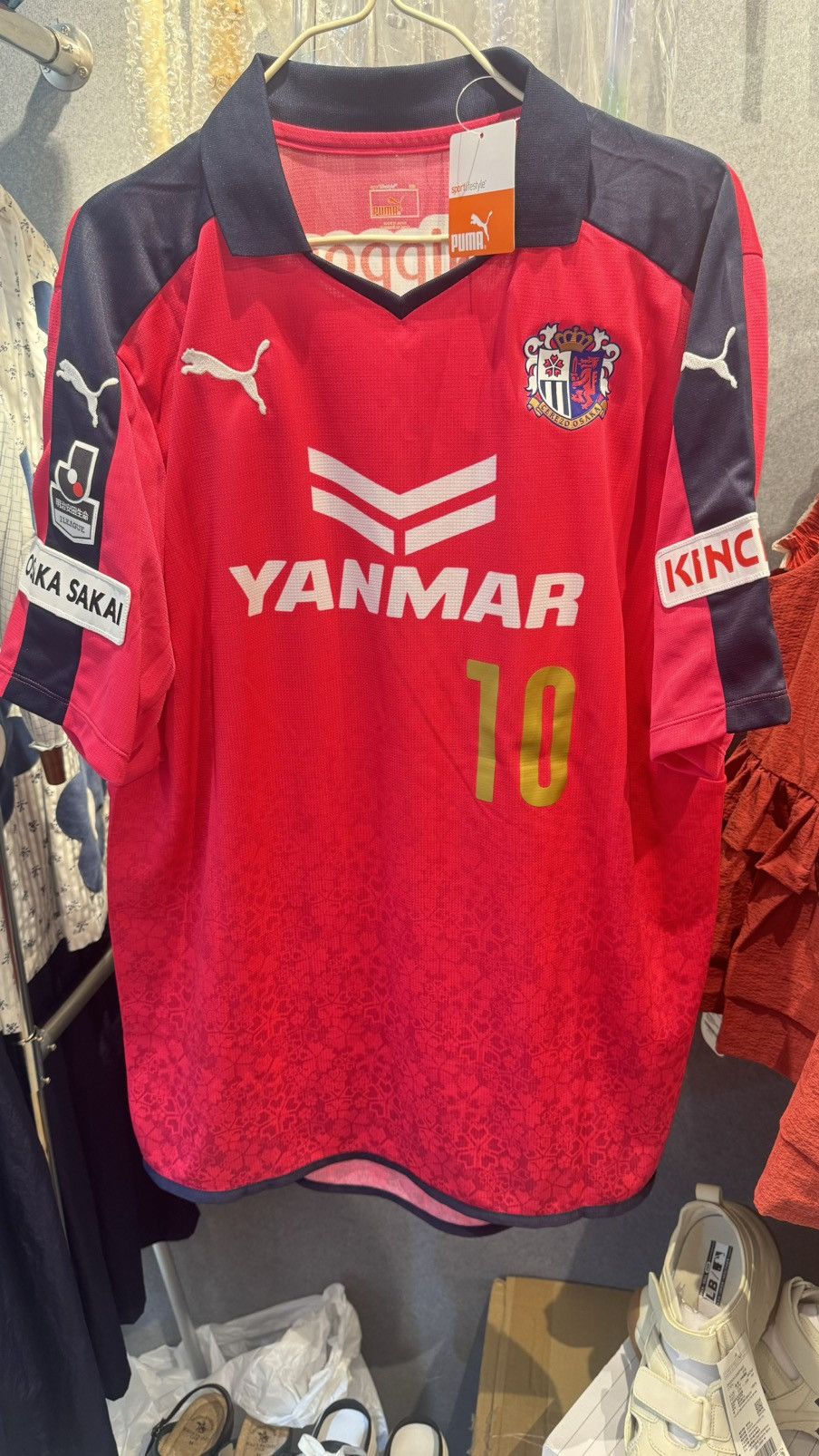 Puma Osaka cerezo 2015 home shirt #10 Forlan (bnwt) Size US L / EU 52-54 / 3 - 1 Thumbnail
