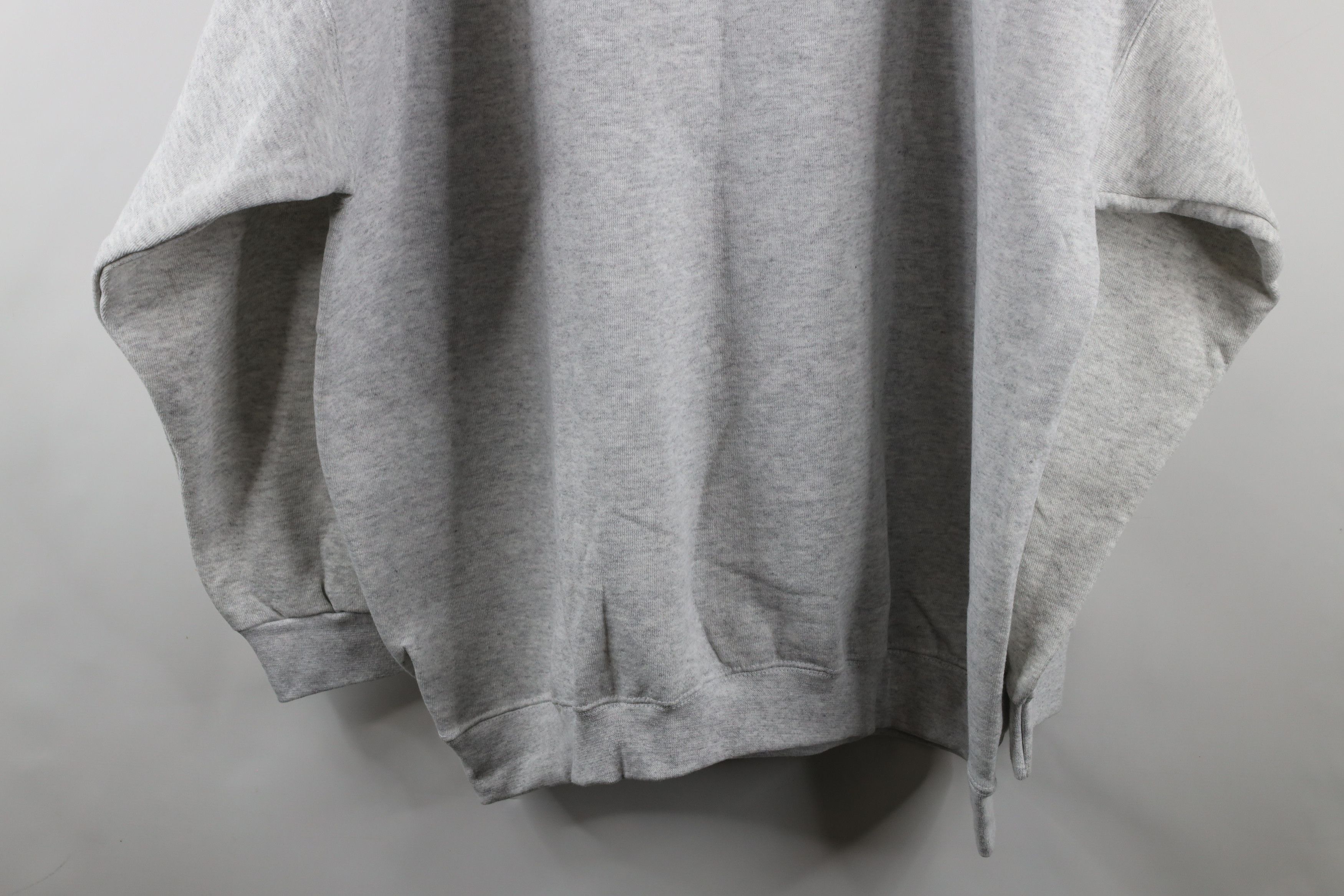 Vintage Vintage 90s Streetwear Heavyweight Crewneck Sweatshirt Gray Size US XXL / EU 58 / 5 - 7 Thumbnail