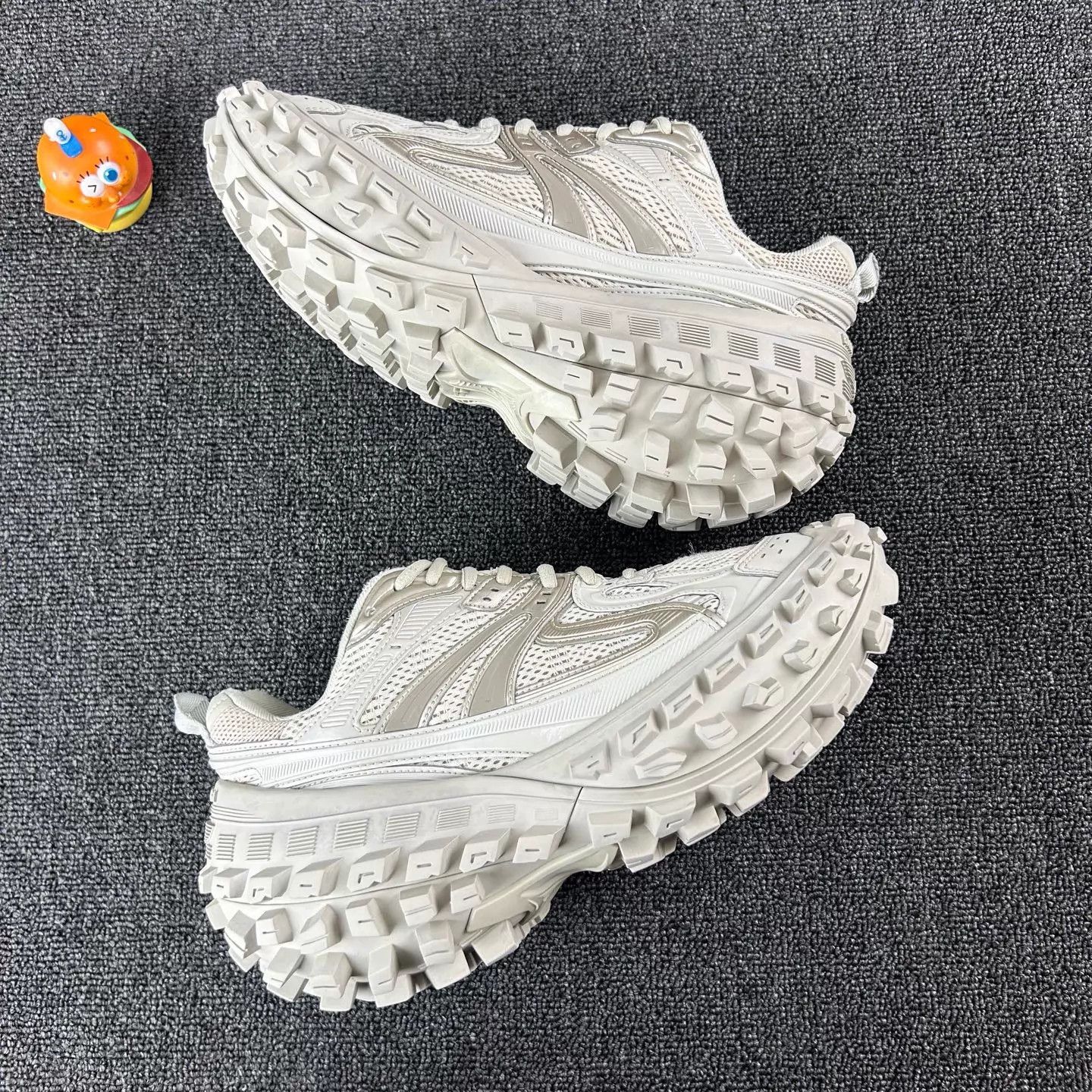 Balenciaga Balenciaga Gray Tire Shoes EU40 Near Mint OG Box/Extras Size US 10 / EU 43 - 4 Thumbnail