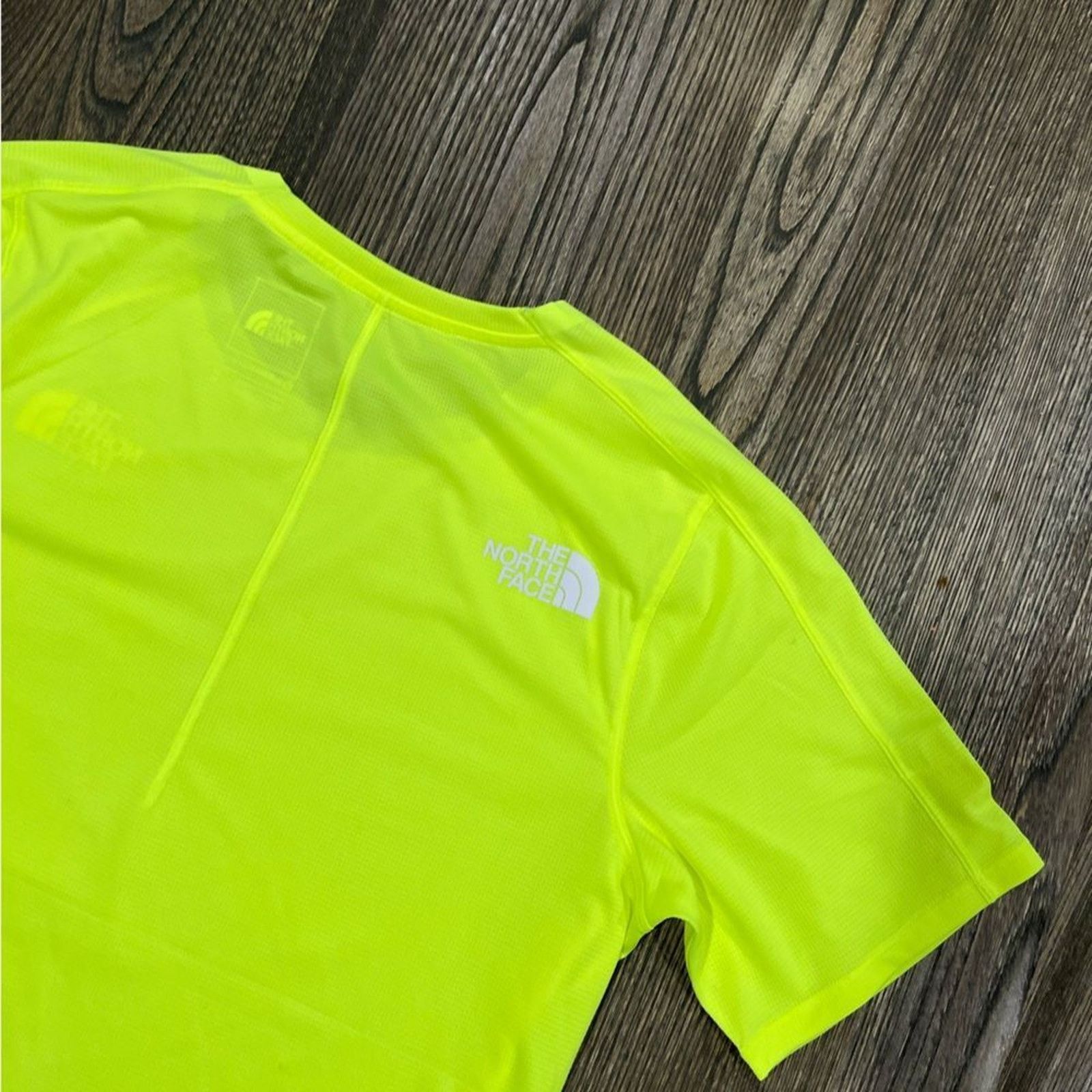 The North Face NWOT The North Face Womens Summit Series Short-Sleeve Size M / US 6-8 / IT 42-44 - 5 Thumbnail