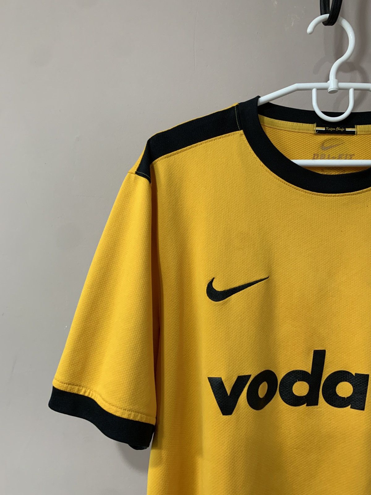 Nike KAIZER CHIEFS 2009/2010 HOME FOOTBALL SHIRT JERSEY Nike Size US XL / EU 56 / 4 - 3 Thumbnail