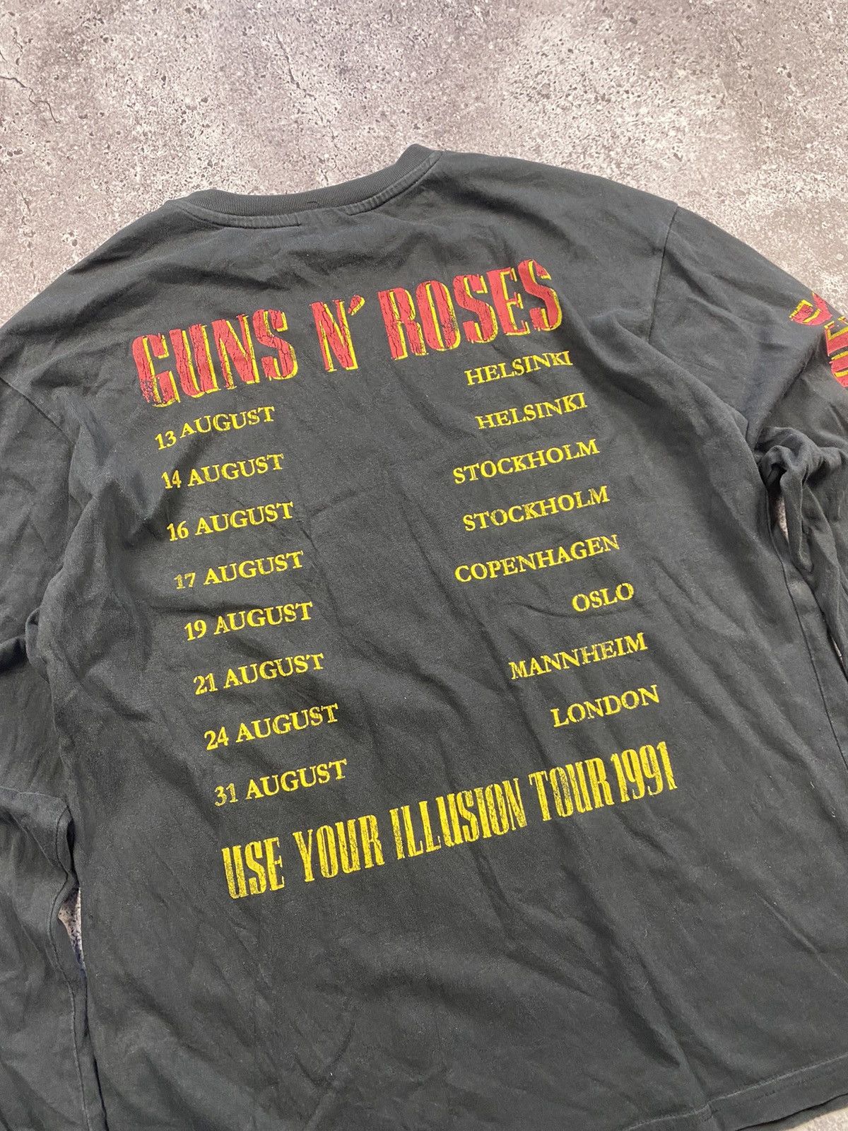 Vintage Vintage rare 90s Guns N Roses long sleeve T-shirt Size US M / EU 48-50 / 2 - 2 Thumbnail