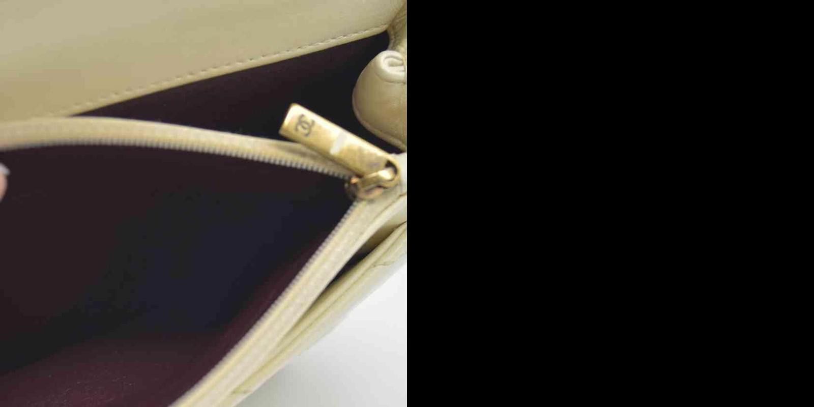 Chanel 2016 Chanel Ivory Chevron Quilted Leather Paris-Seoul Coco Size ONE SIZE - 8 Thumbnail
