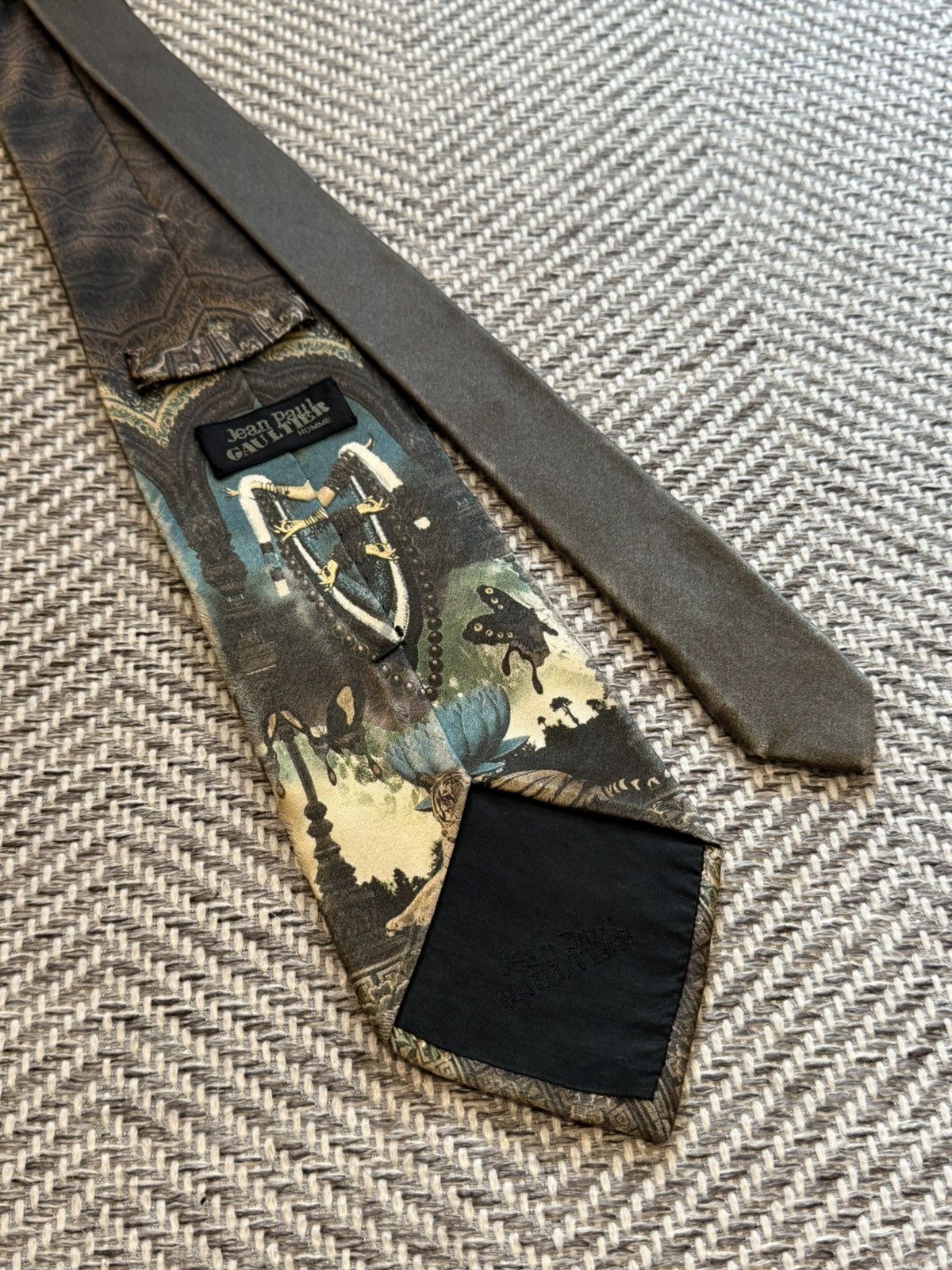 Jean Paul Gaultier Jean Paul Gaultier Vintage Tie goddess and tiger motif Size ONE SIZE - 5 Thumbnail