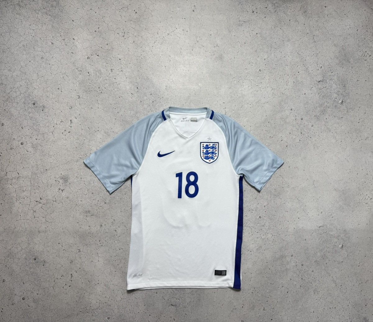 Nike Nike England Team Jack Wilshere #18 Vintage Soccer Jersey Size US S / EU 44-46 / 1 - 2 Thumbnail