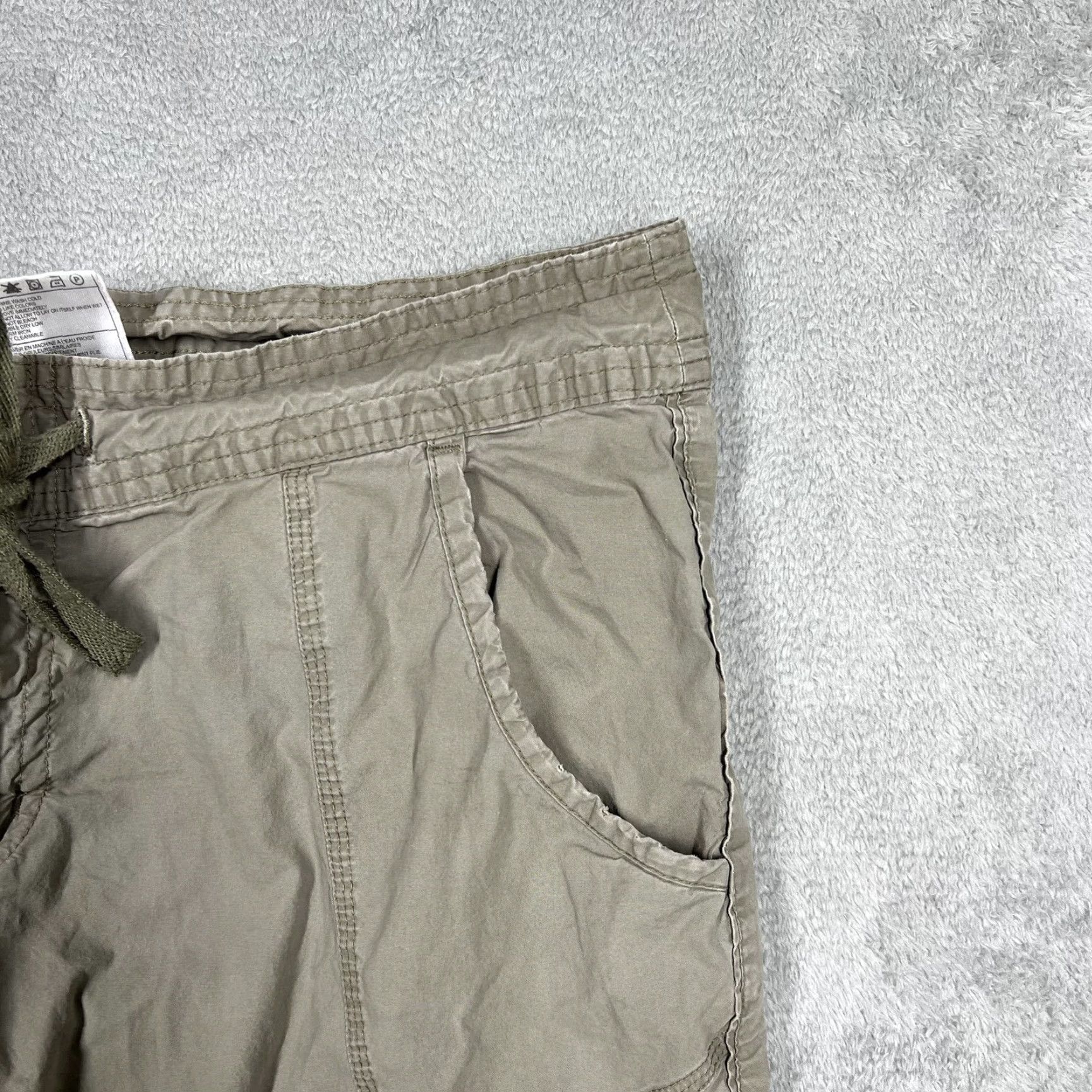 Nike Nike Women's Shorts M Green Outdoor Shorts Pull Drawstring 8-10 Light Gray Outdoor Activewear Womens Size 32" / US 10 / IT 46 - 3 Thumbnail