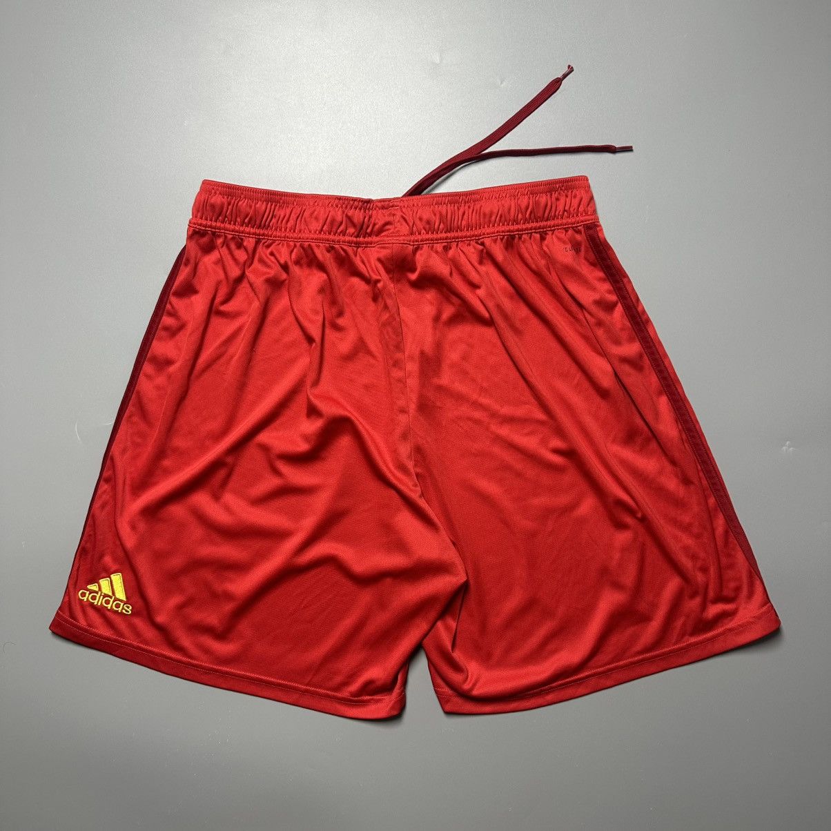Vintage BELGIUM ADIDAS 2018 WORLD CUP SOCCER HOME SHORTS #10 HAZARD Size US 38 / EU 54 - 7 Thumbnail