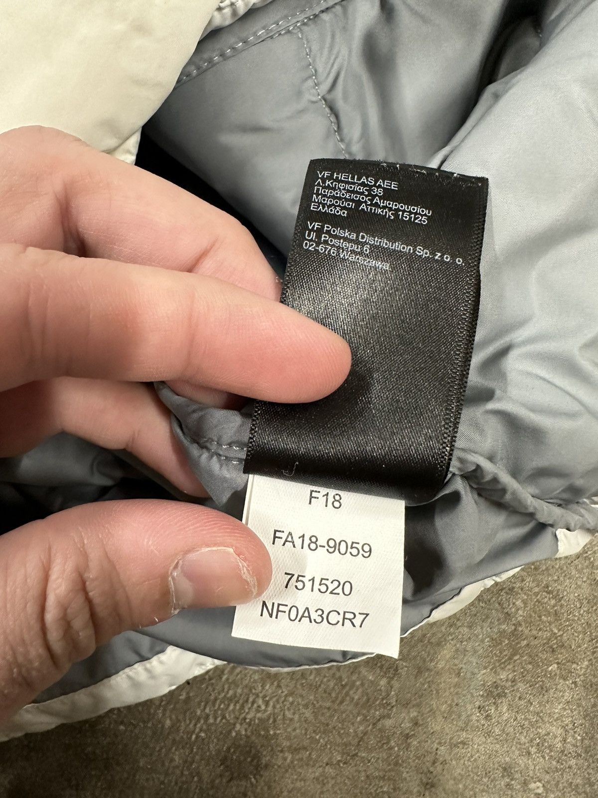 The North Face Crazy Y2K The North Face 550 Goose Down Puffer Vest Size M / US 6-8 / IT 42-44 - 16 Thumbnail