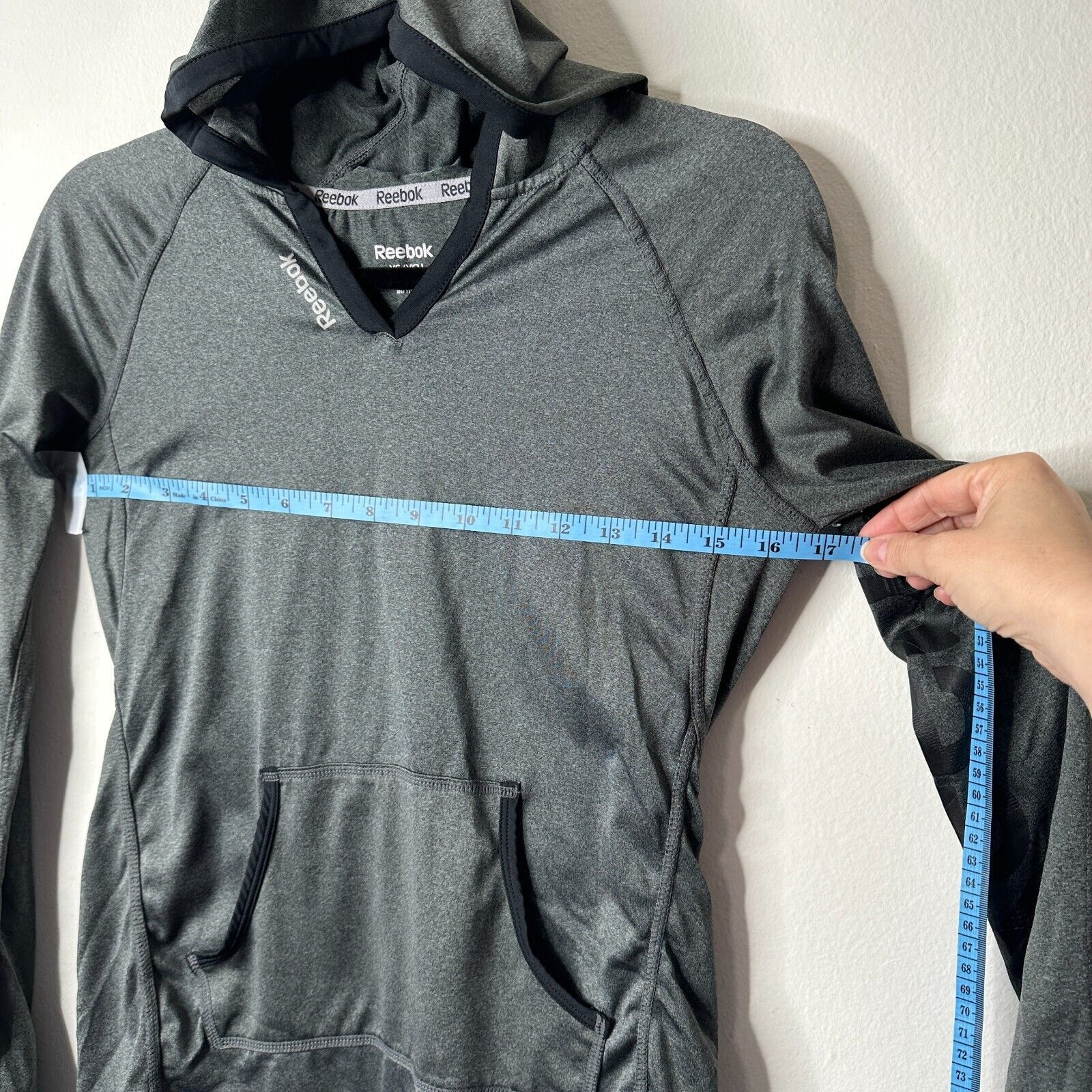 Reebok Reebok Gray Long Sleeve Hooded Pullover Shirt Front Pockets Size XS / US 0-2 / IT 36-38 - 10 Thumbnail