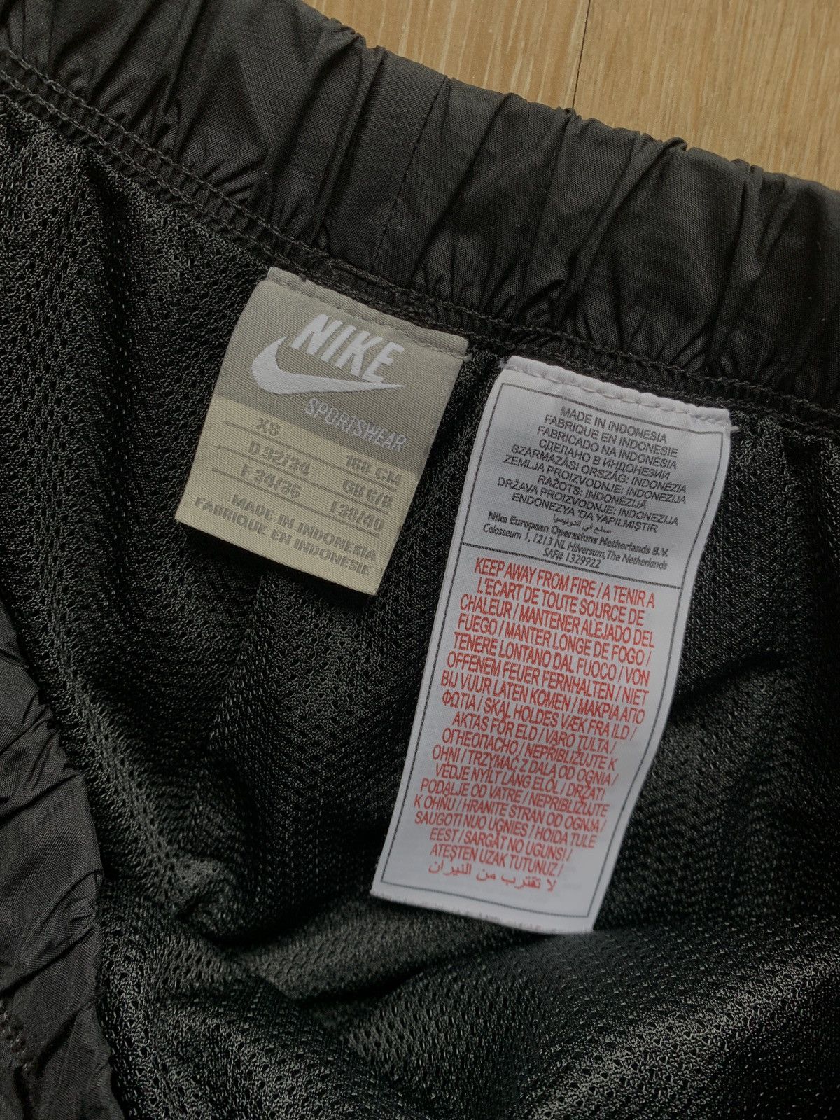 Nike × Vintage Vintage NIKE Shorts Y2K Size 26" / US 2 / IT 38 - 4 Thumbnail
