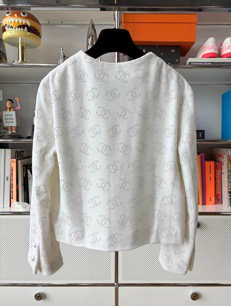 Chanel Chanel 23C white double C logo pearl jacket Size XS / US 0-2 / IT 36-38 - 2 Thumbnail