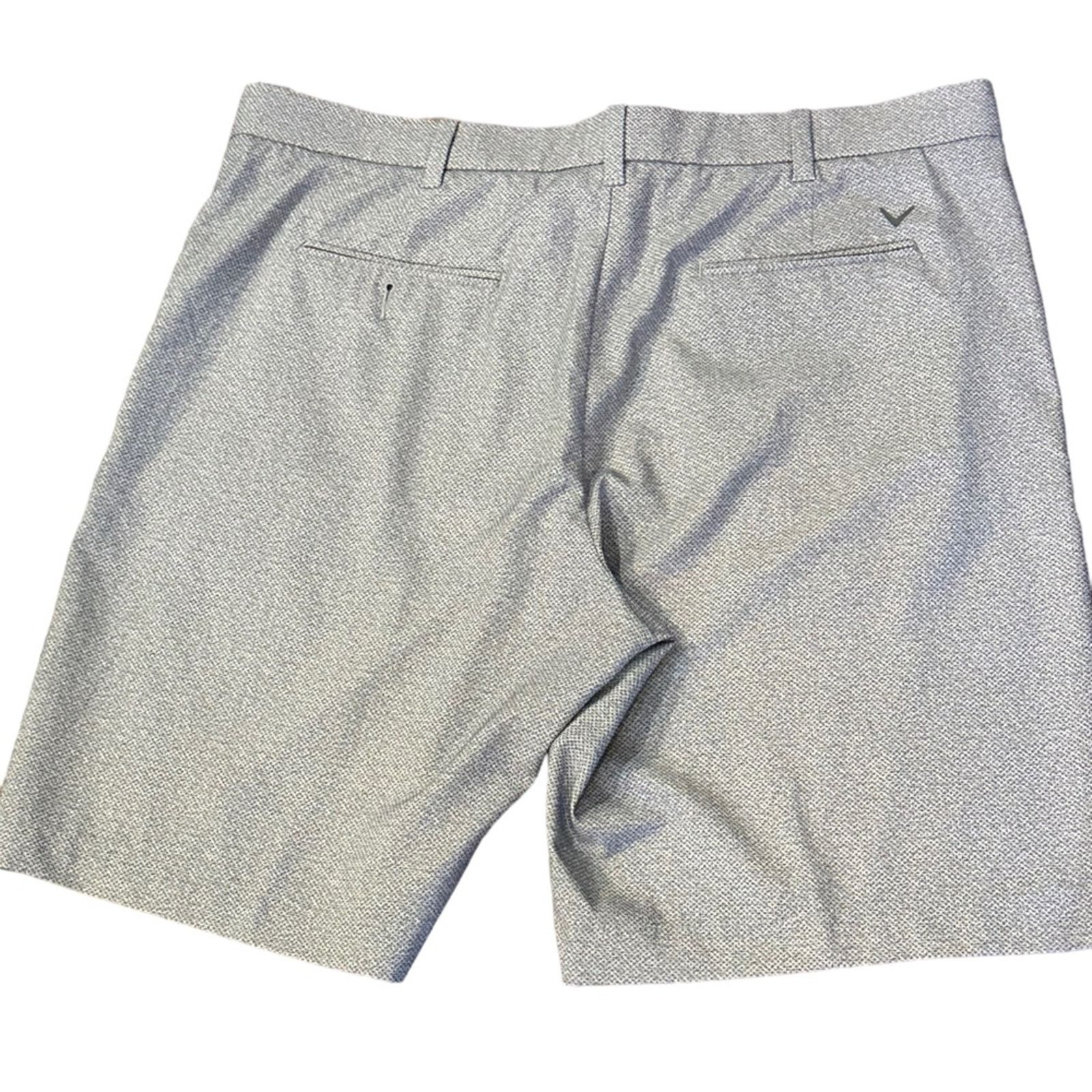 Callaway Callaway Mens 40 Golf Shorts in a Gray Micro-Dot Pattern. Size US 40 / EU 56 - 2 Thumbnail