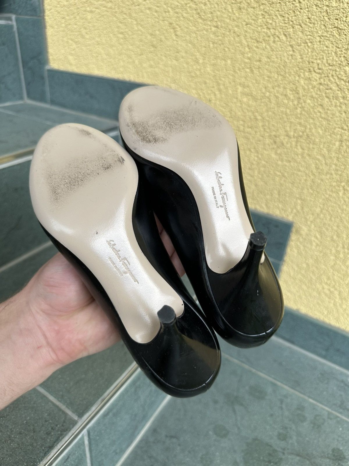 Salvatore Ferragamo Salvatore Ferragamo Heels Pumps Black Leather 5.5 size 36 Size US 5.5 / IT 35.5 - 12 Thumbnail