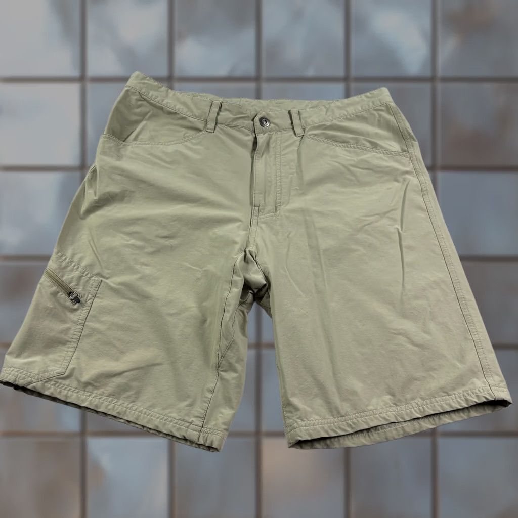 Patagonia VINTAGE Patagonia Shorts Mens 35 Beige Rock Craft Cargo Outdoor Hiking Trail Stretch Size US 35 - 1 Thumbnail