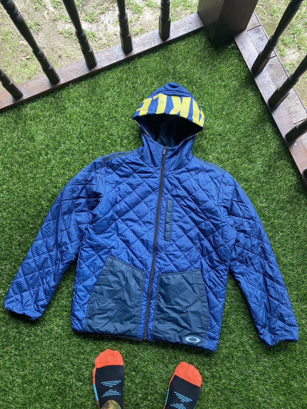 image of Oakley Quilted Puffer Jacket in Blue, Men's (Size XL)