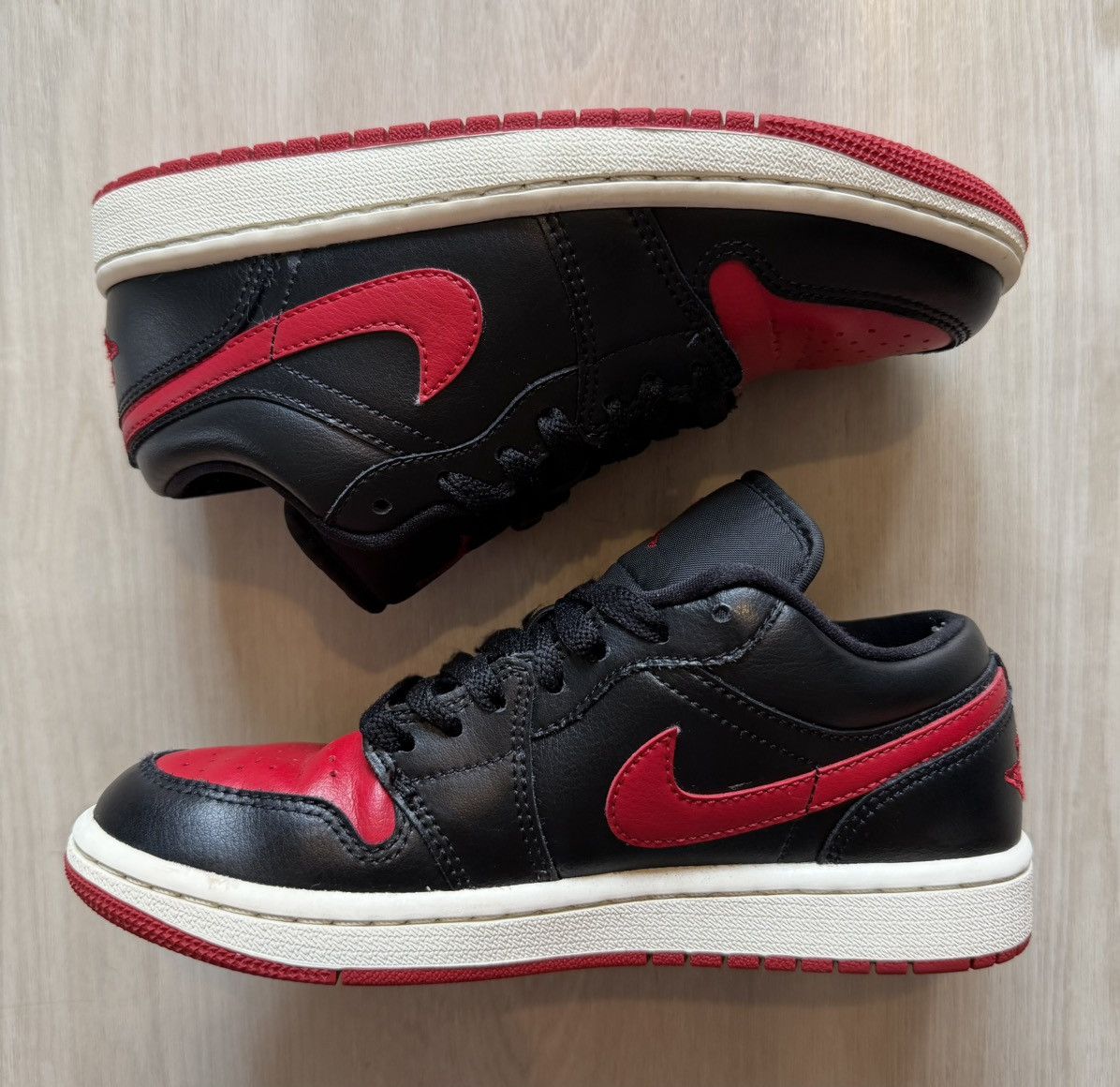 Jordan Brand Women's Nike Air Jordan 1 Retro Low Bred Black Gym Red sz 5 Size US 5 / IT 35 - 2 Thumbnail