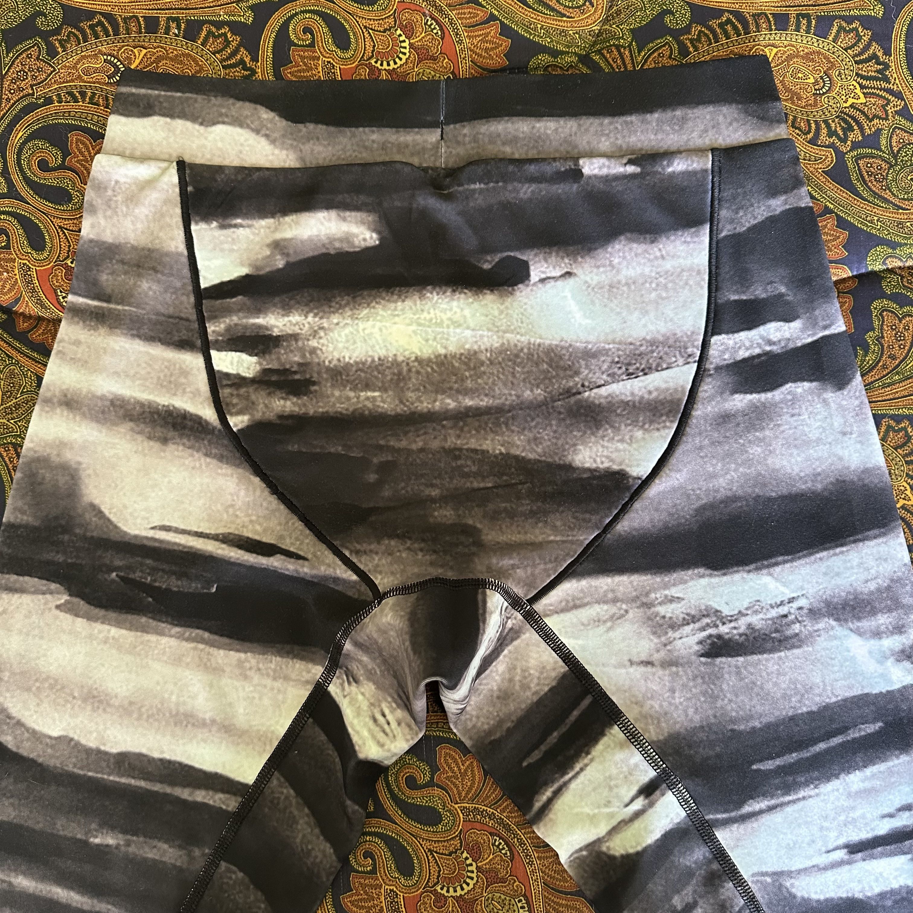 Adidas NWT ADIDAS All-Over Print MEN'S Yoga COMPRESSION PANTS Sz M Size US 32 / EU 48 - 9 Thumbnail