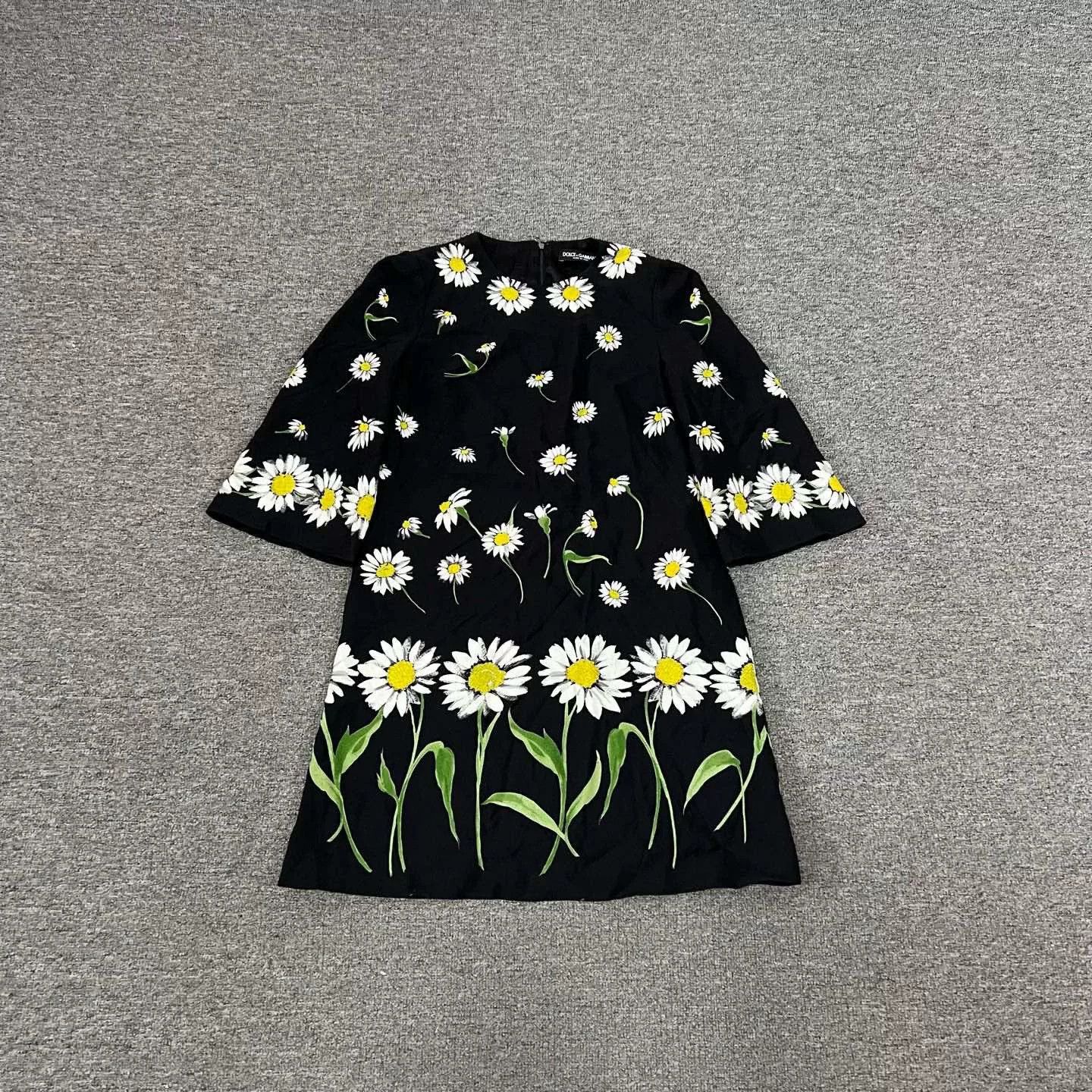 Dolce & Gabbana Dolce & Gabbana Daisy Silk Dress Size S / US 4 / IT 40 - 1 Thumbnail
