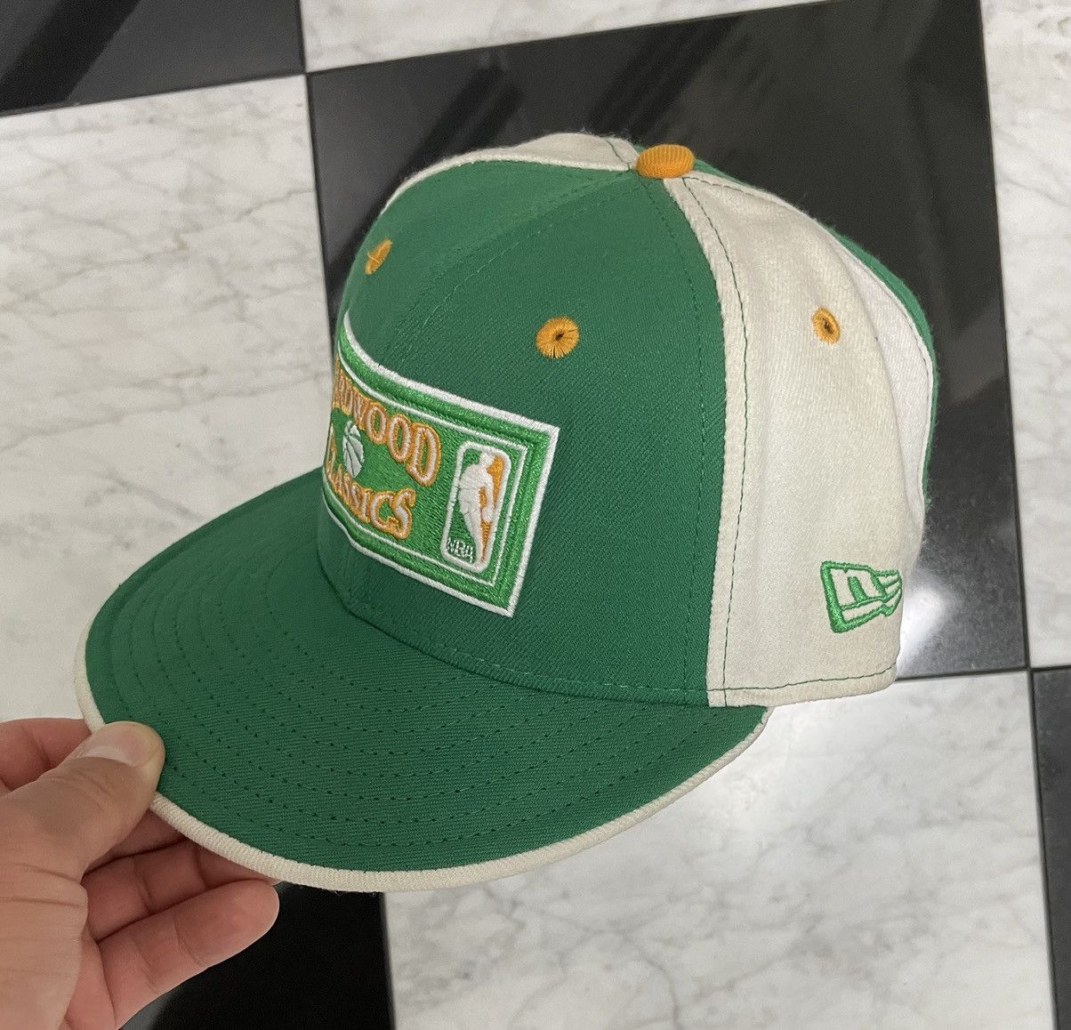 New Era 🔥 Vintage Celtics fitted 7 1/8 Size ONE SIZE - 3 Thumbnail