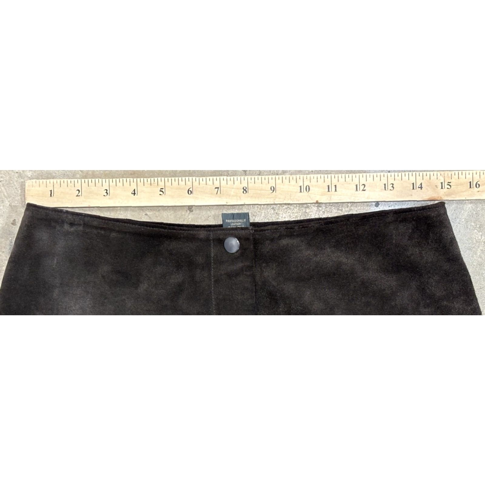 Banana Republic Banana Republic Skirt Women’s 8 Knee Length Suede Brown Snap Front A-Line Leather Accessories: Snaps 90s Preppy Academia City Old Money Womens Size 30" / US 8 / IT 44 - 6 Thumbnail