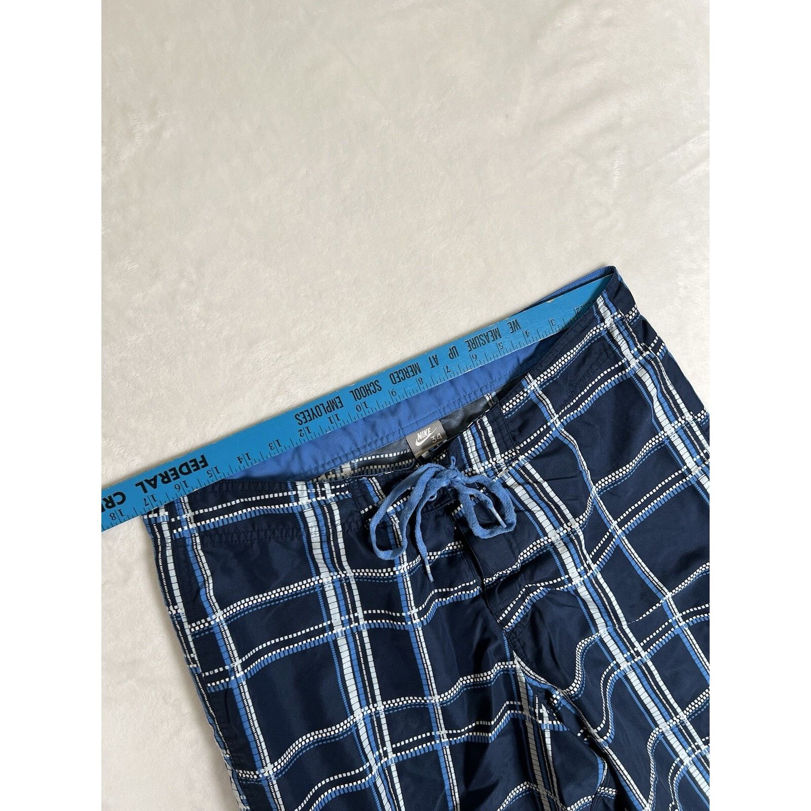 Nike Vintage Nike Swim Trunks Size 34 Blue Plaid Y2K Surf Size US 34 / EU 50 - 7 Thumbnail