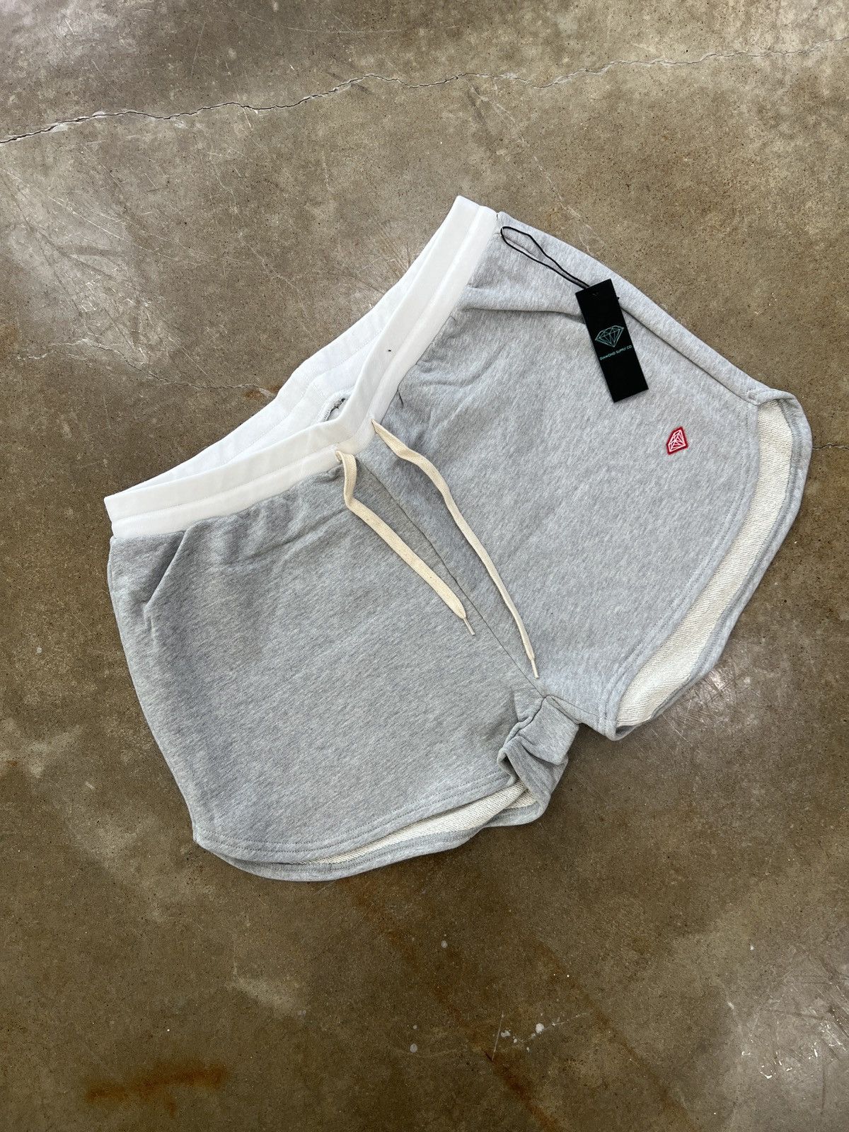 Diamond Supply Co. Diamond Supply Sweatshorts Grey XL Size 36" / US 14 / IT 50 - 1 Thumbnail
