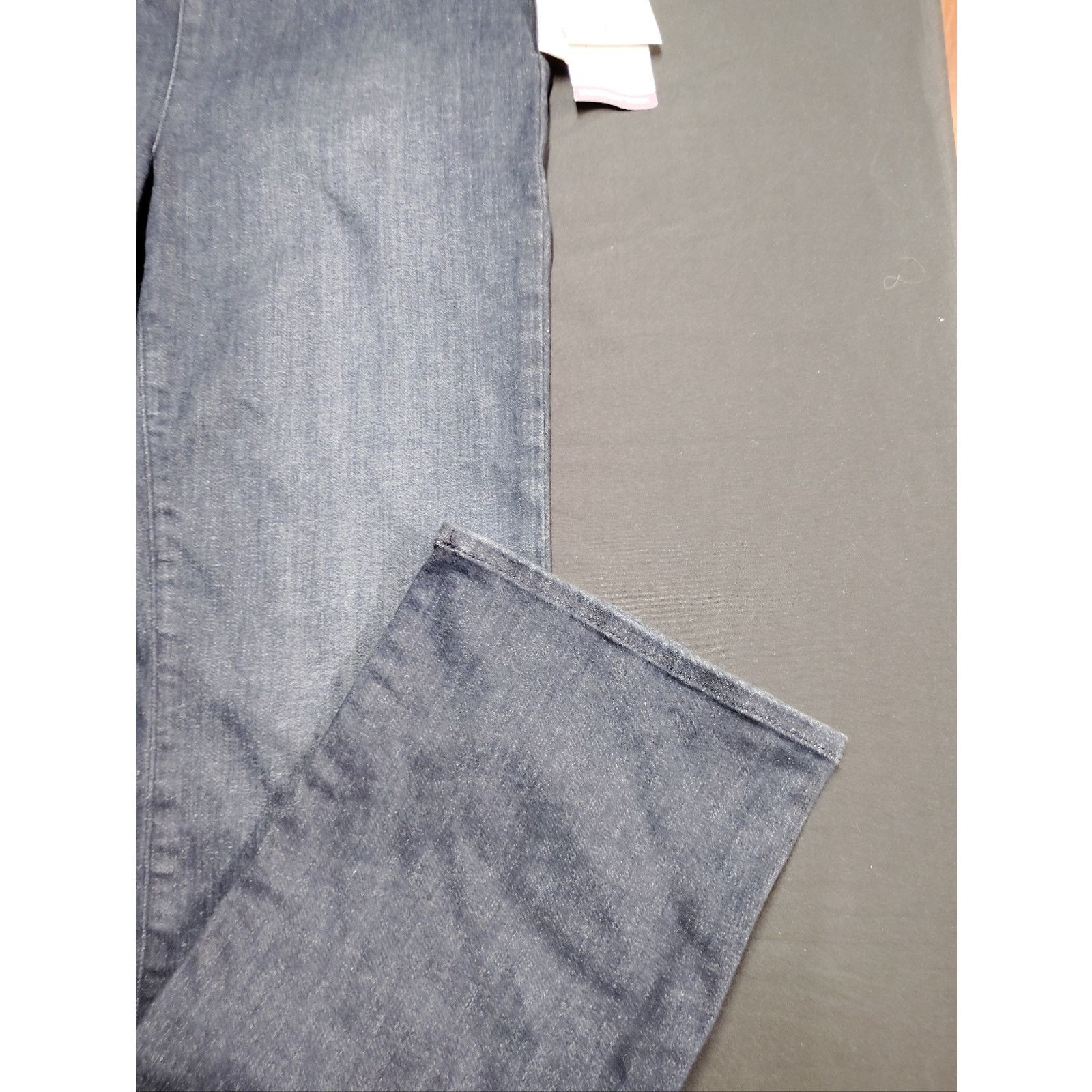 NYDJ NYDJ Straight Leg Jeans in Dark Blue Wash Size 30" / US 8 / IT 44 - 3 Thumbnail