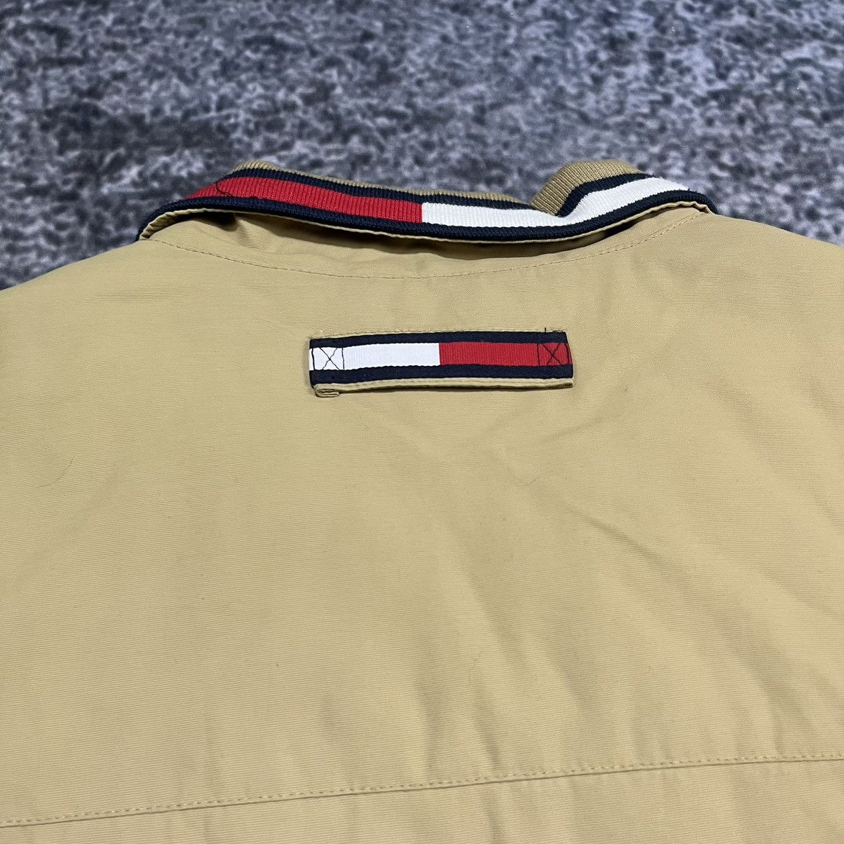 Tommy Hilfiger VINTAGE TOMMY HILFIGER TAN BEIGE 2000s DOWN PUFFER COAT Size US XL / EU 56 / 4 - 11 Thumbnail