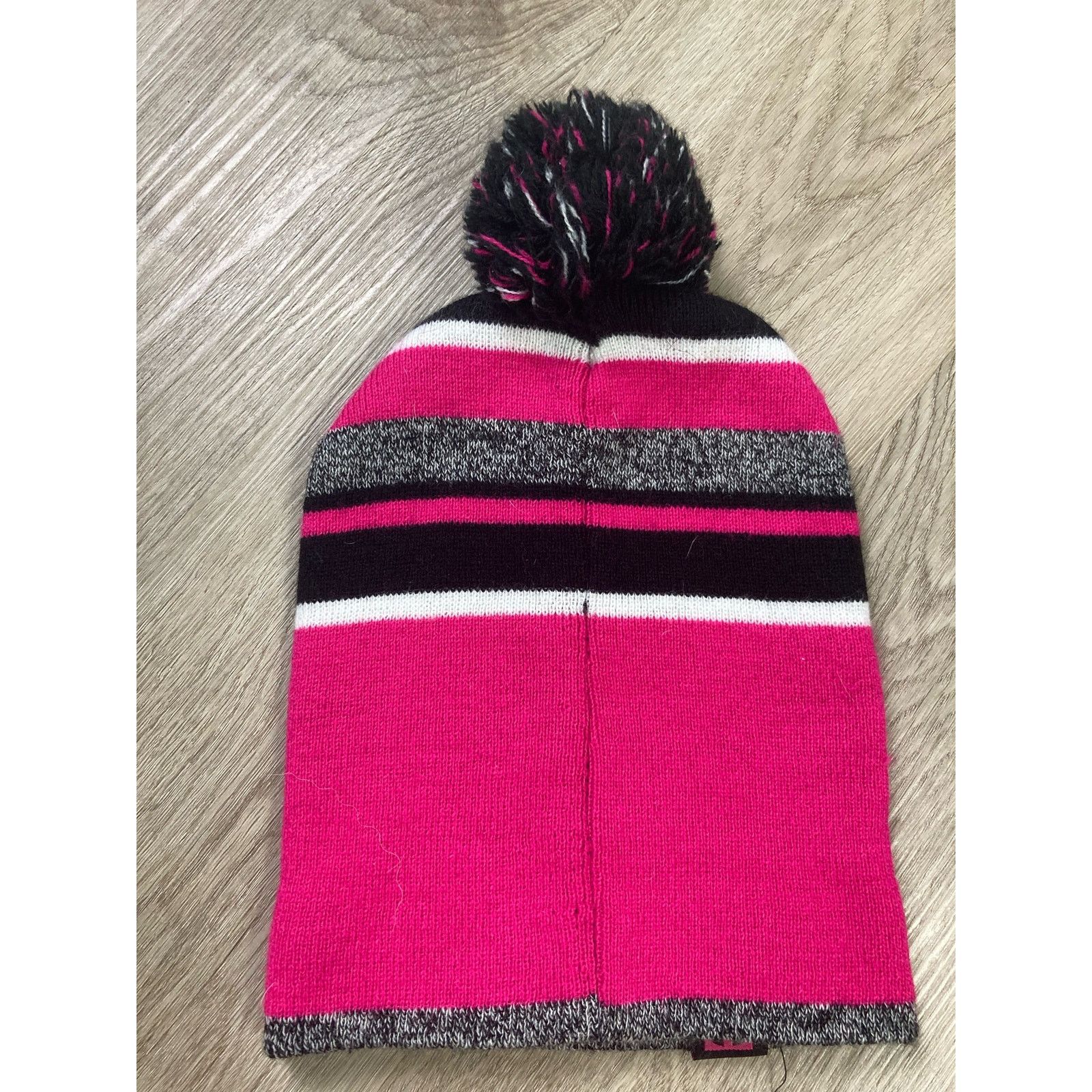Other T-Mobile Striped Winter Beanie Hat with Pom Unisex Size ONE SIZE - 6 Thumbnail