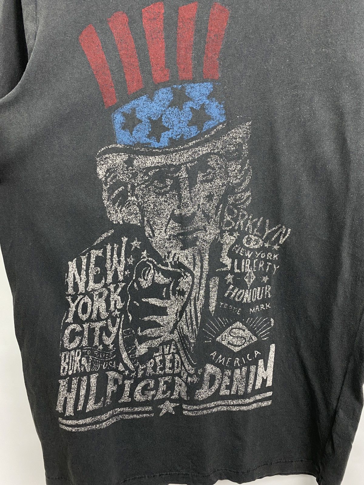 Tommy Hilfiger × Vintage 🇺🇸 Vintage Y2K Tommy Hilfiger Abraham Lincoln Archive T-Shirt Size US M / EU 48-50 / 2 - 4 Thumbnail