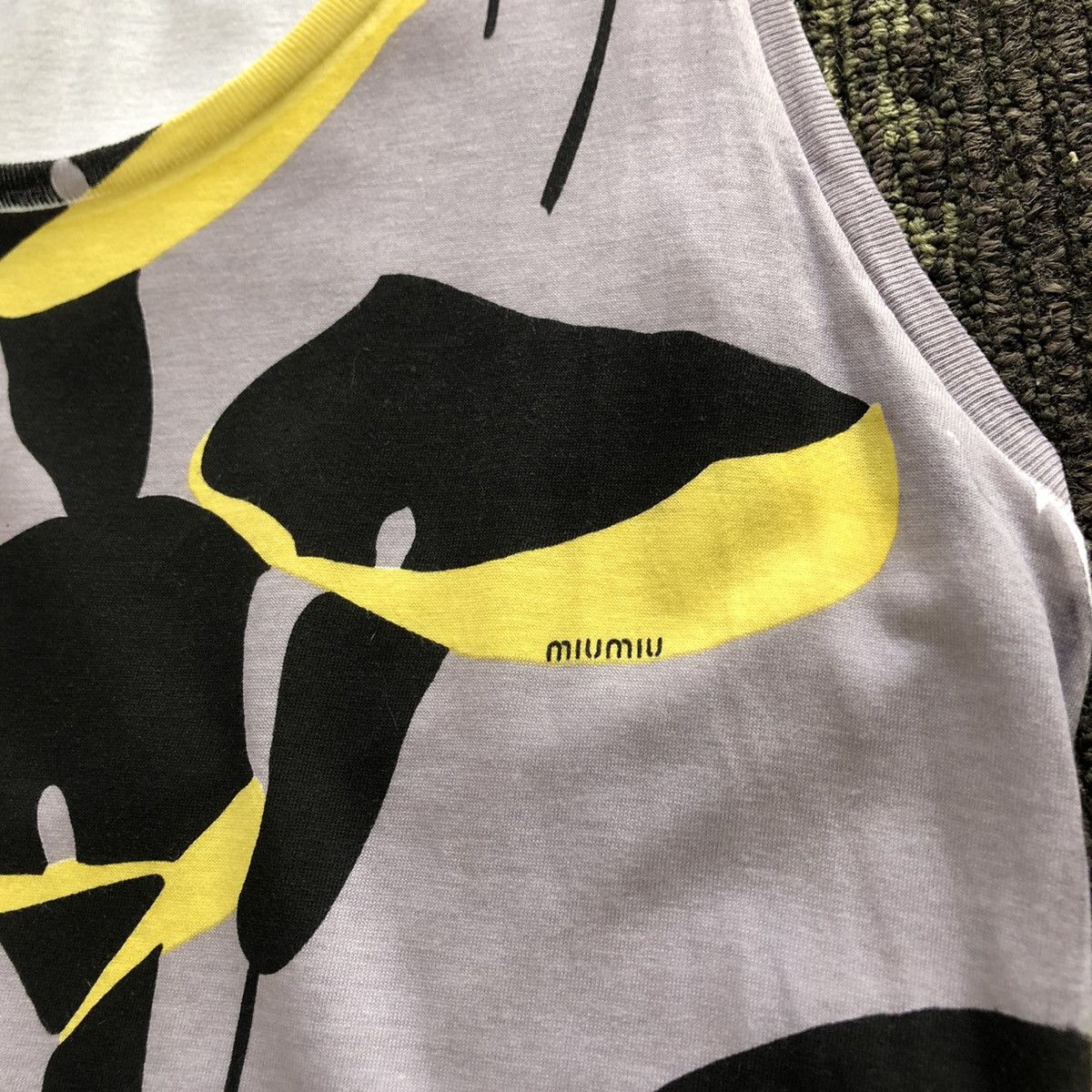 Miu Miu MIU MIU SLEEVELES FLORAL TOP Size S / US 4 / IT 40 - 2 Thumbnail