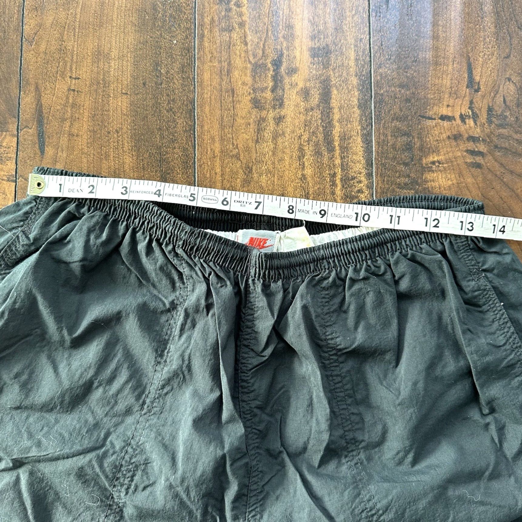 Nike VINTAGE Nike Black Shorts Pants Athletic Casual Men's Medium 90s Retro Sportswear Size US 31 - 6 Thumbnail