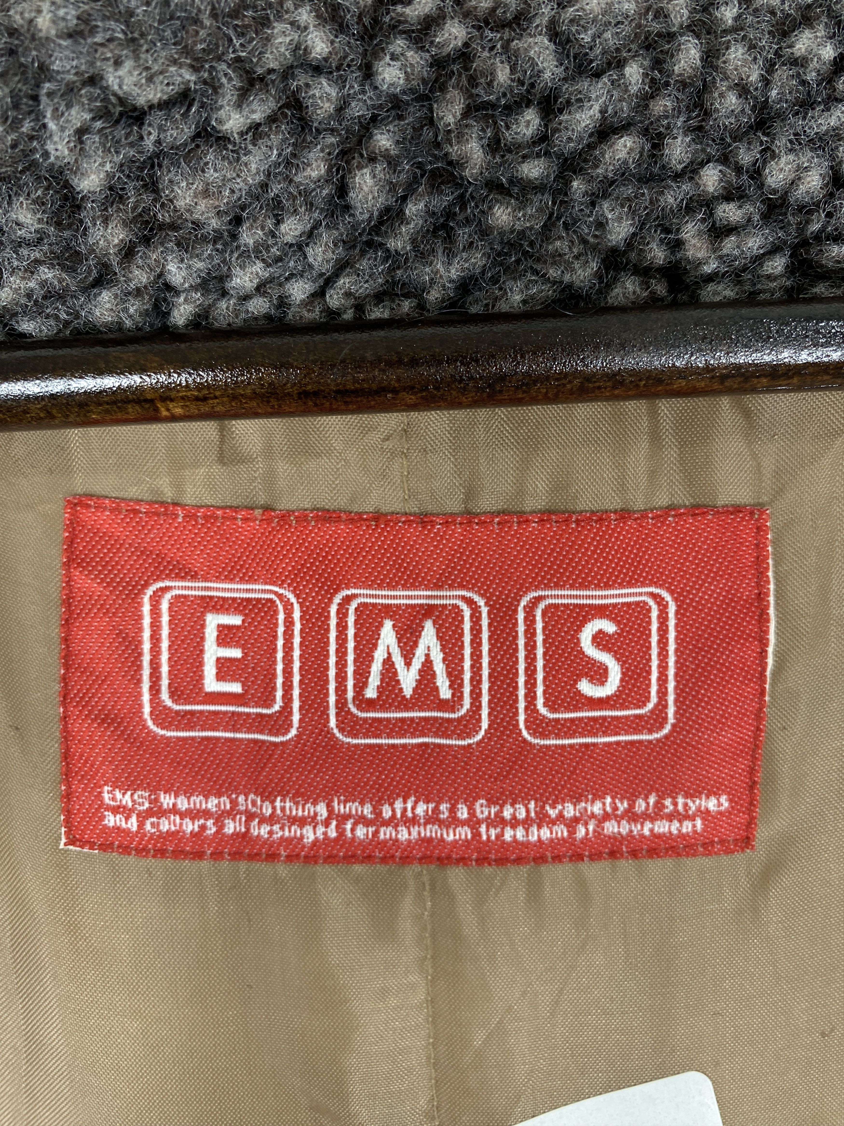 Japanese Brand Vintage EMS Hoodie Winter Jacket J2217 Size US S / EU 44-46 / 1 - 9 Thumbnail