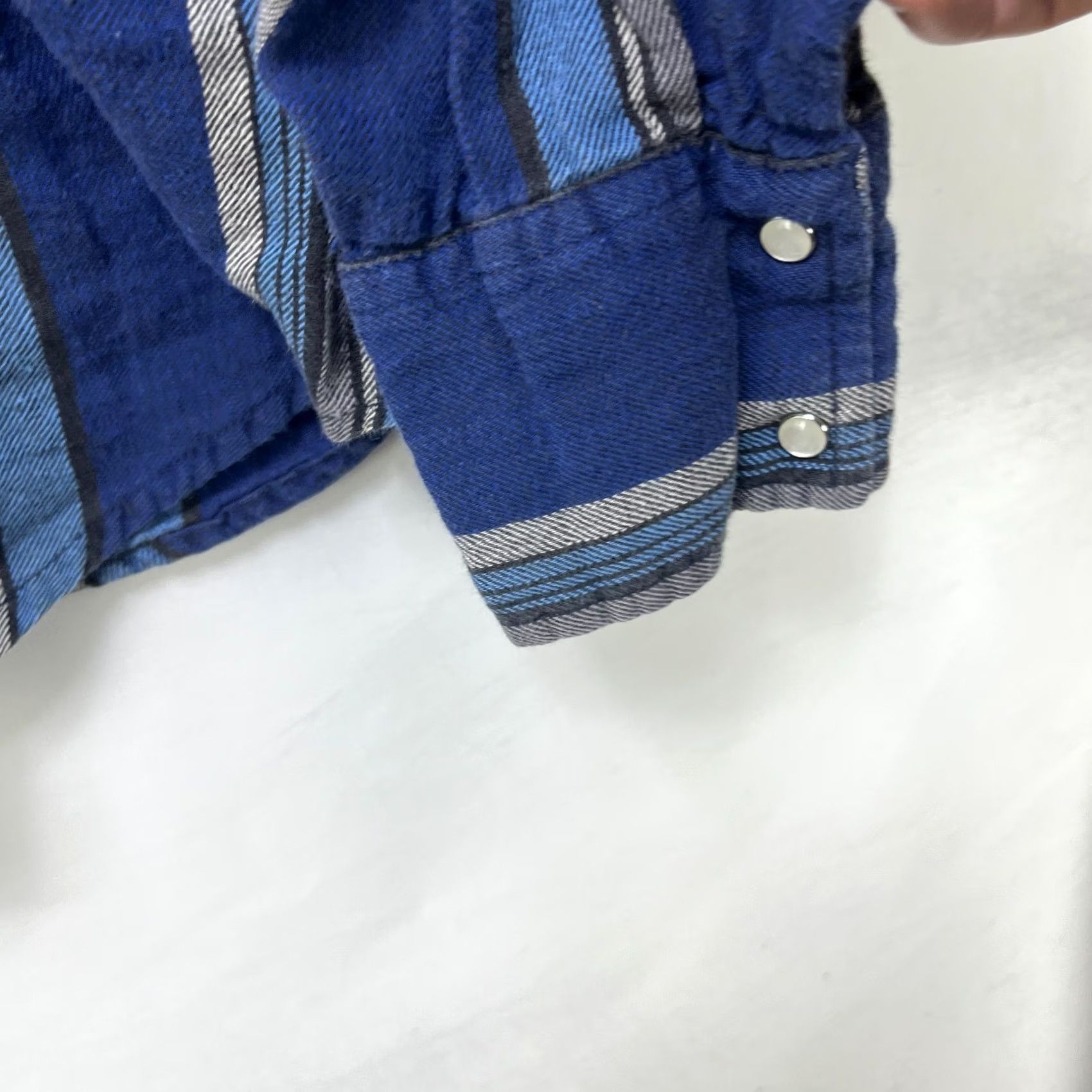 Wrangler VINTAGE Wrangler Pearl Snap Button-Up Shirt XL Blue Cotton Mens 90s Western USA Pockets Size US XL / EU 56 / 4 - 5 Thumbnail