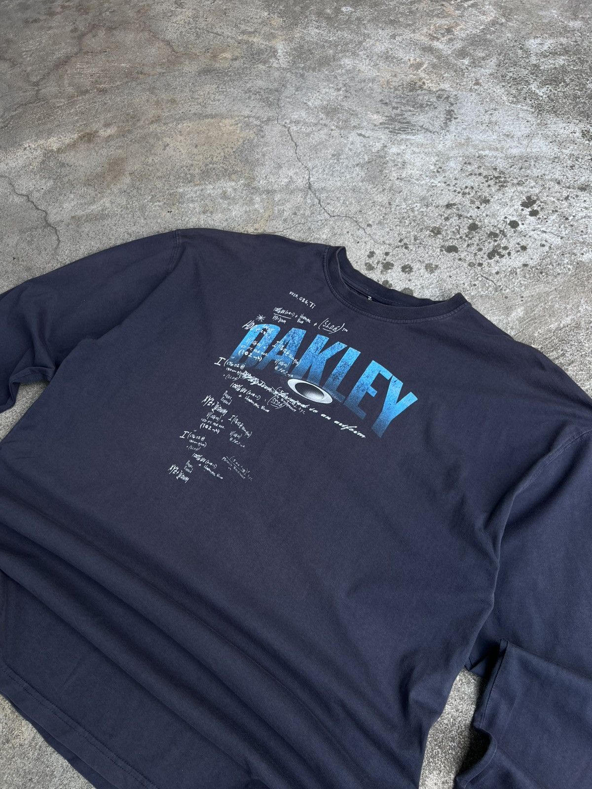 Oakley Crazy Vintage Oakley Software Long Sleeve Big Center Logo y2 Size US XL / EU 56 / 4 - 4 Thumbnail