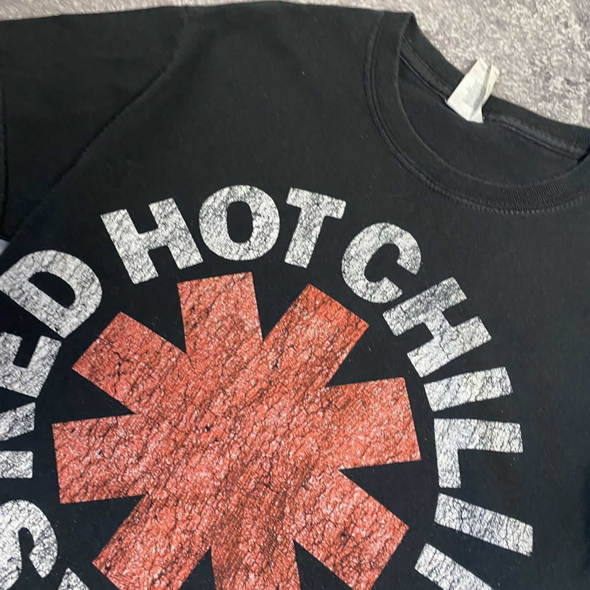 Band Tees Vintage Red Hot Chillipeppers 2011 Big Logo rock band tee Size US S / EU 44-46 / 1 - 3 Thumbnail