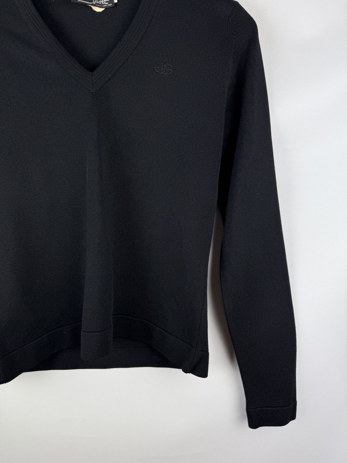 Givenchy Givenchy Vintage Ladies V-Neck Lightweight Sweater Pullover Size XS / US 0-2 / IT 36-38 - 6 Thumbnail