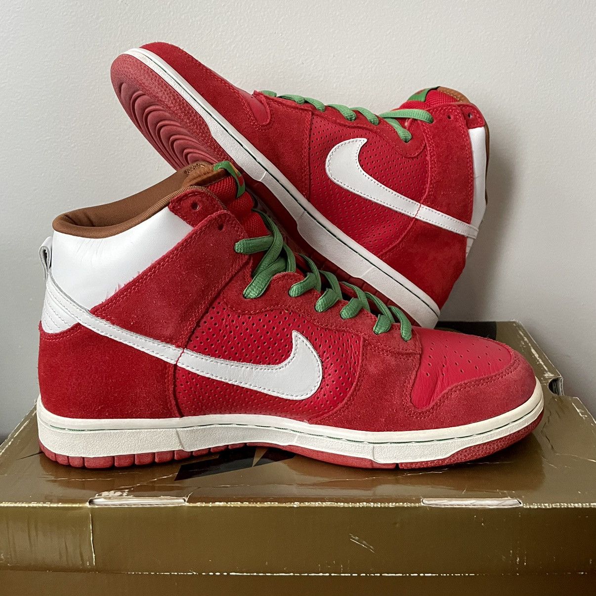 Nike 2008 Nike Dunk High Pro SB 'Big Gulp' Size US 11 / EU 44 - 2 Thumbnail