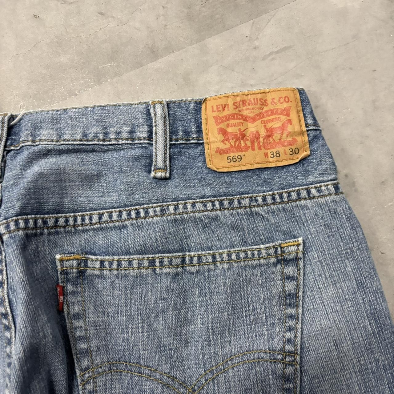 Levi's × Vintage Crazy Vintage Y2K/2000s Baggy Levis 569 Light Wash Skater Denim Jeans! Size US 38 / EU 54 - 7 Thumbnail