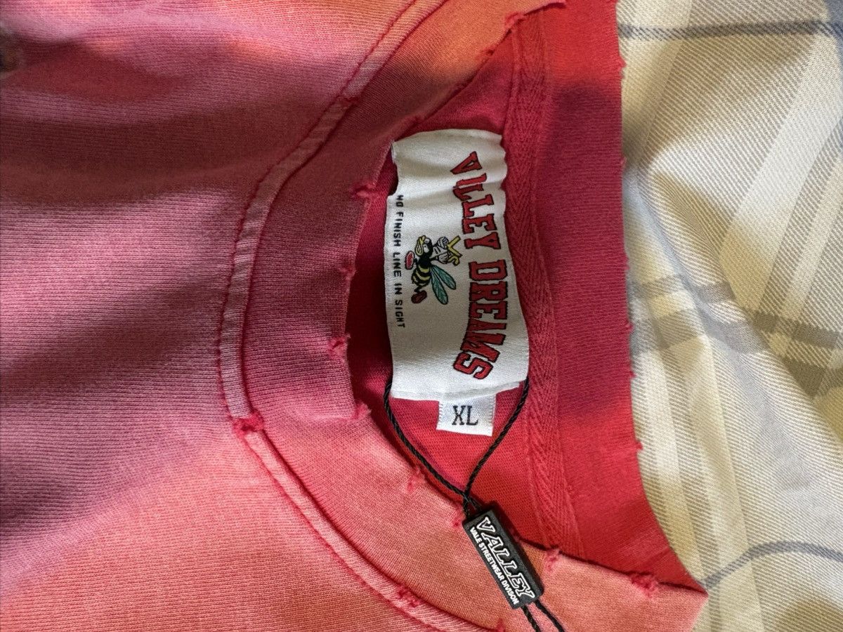 Vale Brand New red Valley Sport tee shirt Size US XL / EU 56 / 4 - 5 Thumbnail