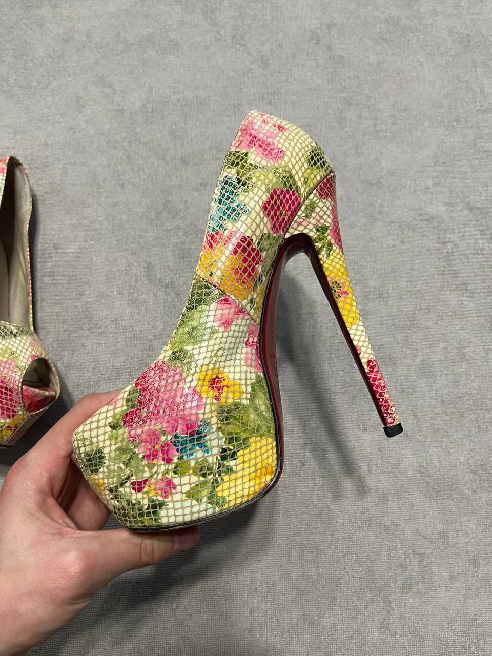 Christian Louboutin Christian Louboutin Flower High Pump Heels Women`s 37 Size US 7 / IT 37 - 9 Thumbnail