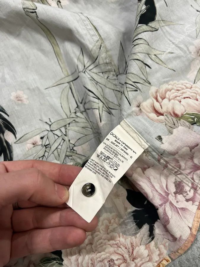 Dolce & Gabbana 2010s Dolce & Gabbana Floral Print Fantasy Shirt Size US M / EU 48-50 / 2 - 11 Thumbnail
