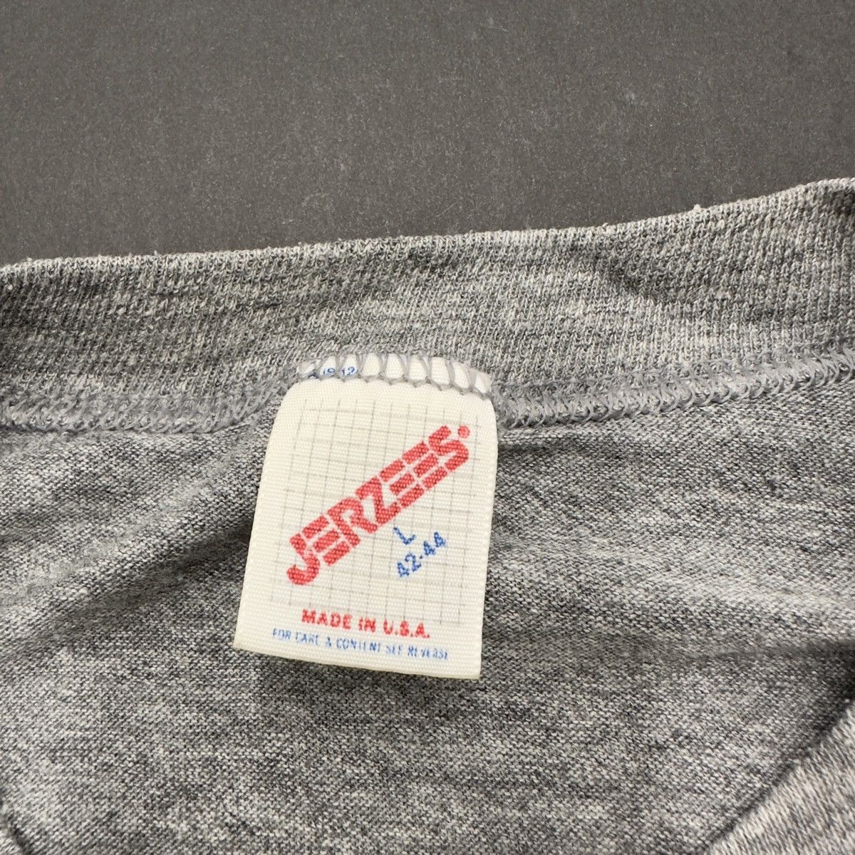 Jerzees × NCAA × Vintage Vintage Miami Hurricanes tee Size US L / EU 52-54 / 3 - 4 Thumbnail