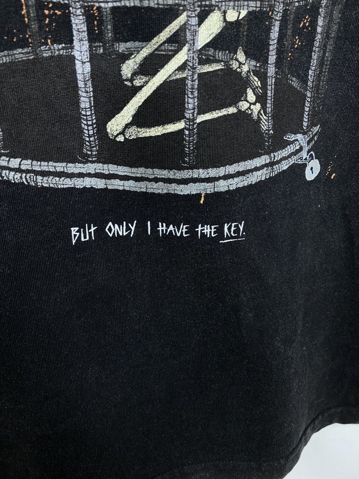 Designer 🇺🇸💀 Vintage Y2K Faded Trapped In My Head Skull Death T-Shirt Size US XL / EU 56 / 4 - 5 Thumbnail