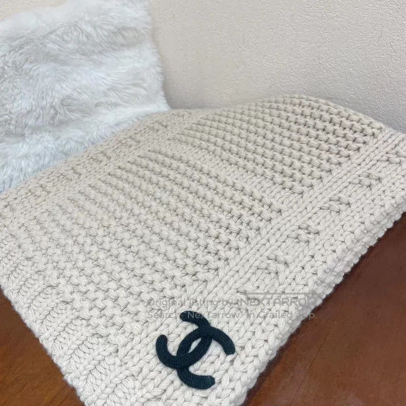 Chanel Chanel Beige thick knitted letter logo scarf Size ONE SIZE - 2 Thumbnail
