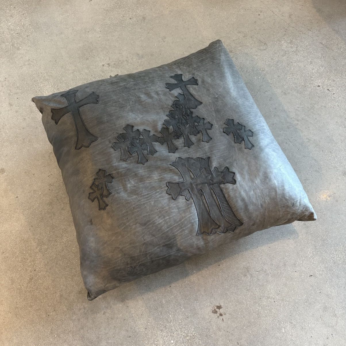 Chrome Hearts XXL FLOODED CROSS PILLOW Size ONE SIZE - 2 Thumbnail