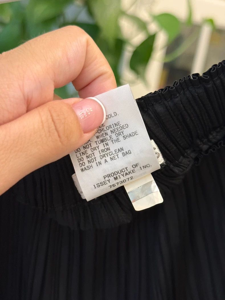 Issey Miyake Issey Miyake size:3 Black pleated straight-leg pants Size 31" - 3 Thumbnail